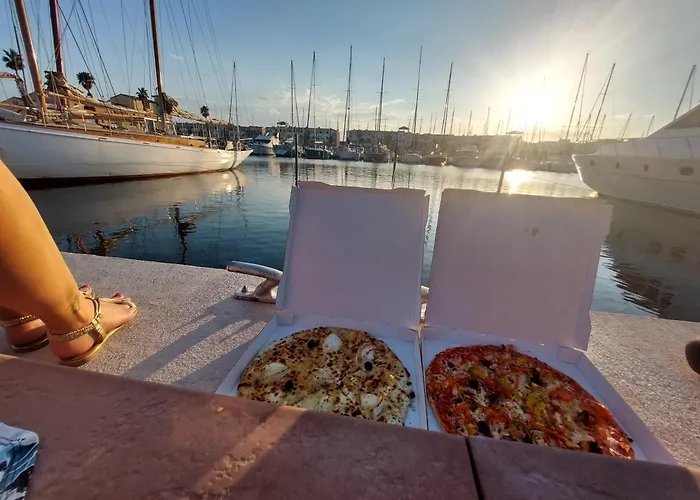 Appartement A Port Leucate Pour 4 Personnes Au Pied Du Port Et Proche Des Plages Apartment Leucate